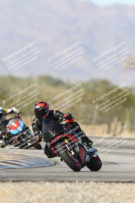 media/Dec-01-2025-Moto Forza (Mon) [[2daa91e15f]]/2-Intermediate Group/Session 3 (Turn 3)/
